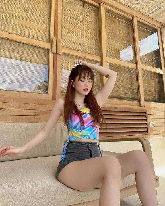 Trước những ý kiến không hay từ phía dân mạng, Thiều Bảo Trâm chính thức lên tiếng trên trang cá nhân. 