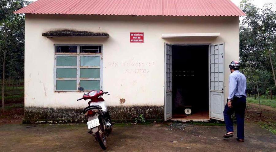 Kho chứa rác thải nguy hại của Nông trường Cao su Thanh Bình (thuộc Công ty TNHH một thành viên Cao su Chư Prông). Ảnh: Lê Hòa