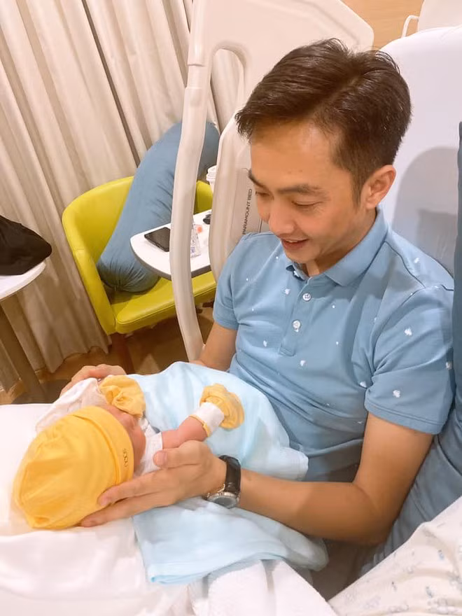 Bé Suchin là con gái đầu tiên của Cường Đô La và Đàm Thu Trang ẢNH: FBNV