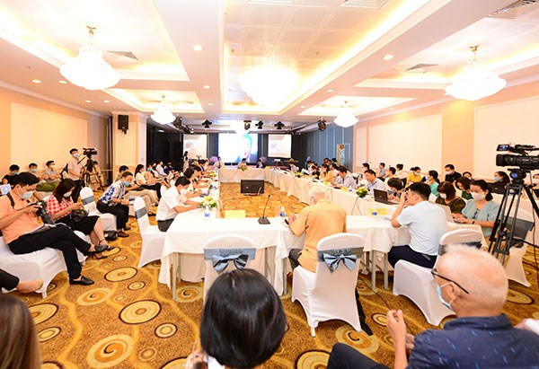 Toàn cảnh diễn đàn 