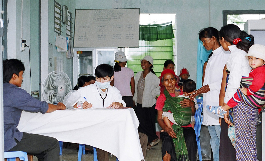 Quan tâm hỗ trợ nguồn vắc xin tiêm phòng dại ở tuyến y tế cơ sở. Ảnh: Thanh Nhật