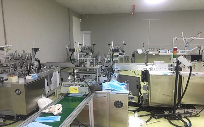 Một lượng lớn găng tay y tế đã qua sử dụng được cơ sở này thu gom, tái chế và chuẩn bị bán ra thị trường. Một lượng lớn găng tay y tế đã qua sử dụng được cơ sở này thu gom, tái chế và chuẩn bị bán ra thị trường.