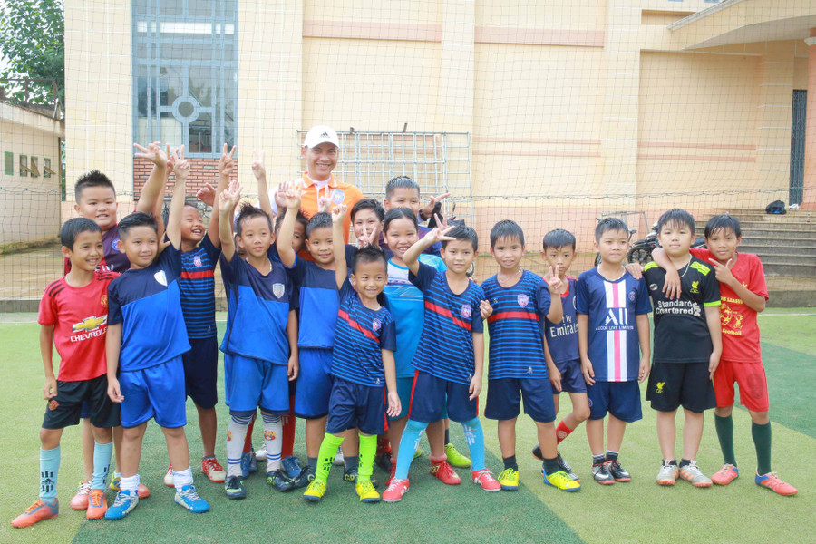 Trung tâm Bóng đá cộng đồng Hùng Nguyễn (thị trấn Ia Kha, huyện Ia Grai) góp phần ươm mầm tài năng thể thao trẻ. Ảnh: Hoành Sơn 