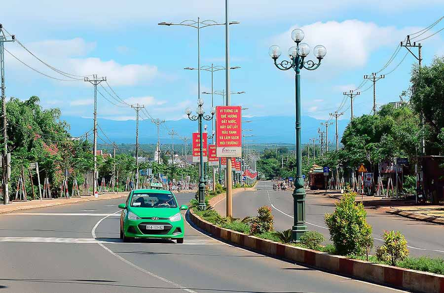 Quốc lộ 14, đoạn chạy qua huyện Chư Pưh. Ảnh: Đức Thụy Chư Pưh hôm nay. Ảnh: Đ.T