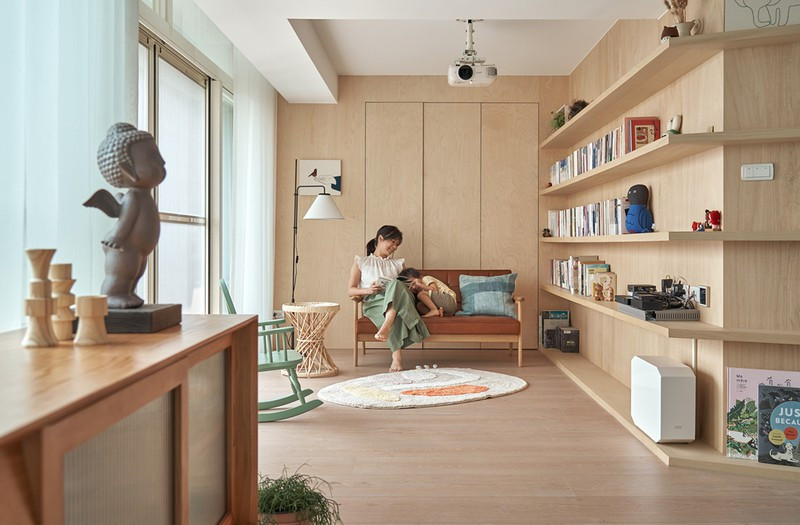 Và ngôi nhà lúc nào cũng tràn ngập tiếng cười.