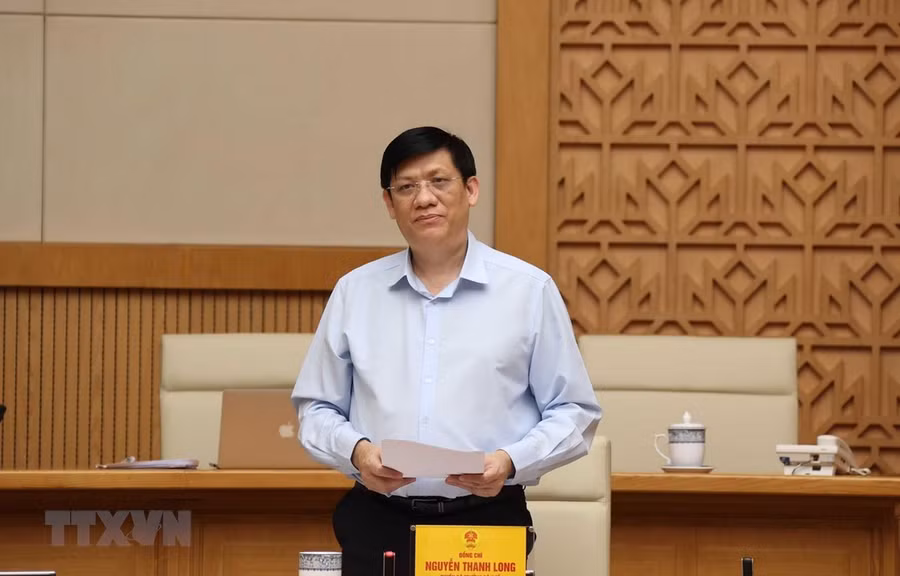  Quyền Bộ trưởng Bộ Y tế Nguyễn Thanh Long là một trong những thành viên của Ban Chỉ đạo Quốc gia phòng, chống dịch COVID-19. (Ảnh: Thống Nhất/TTXVN)