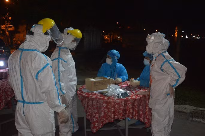  Đà Nẵng lấy mẫu xét nghiệm tại các chợ trên địa bàn