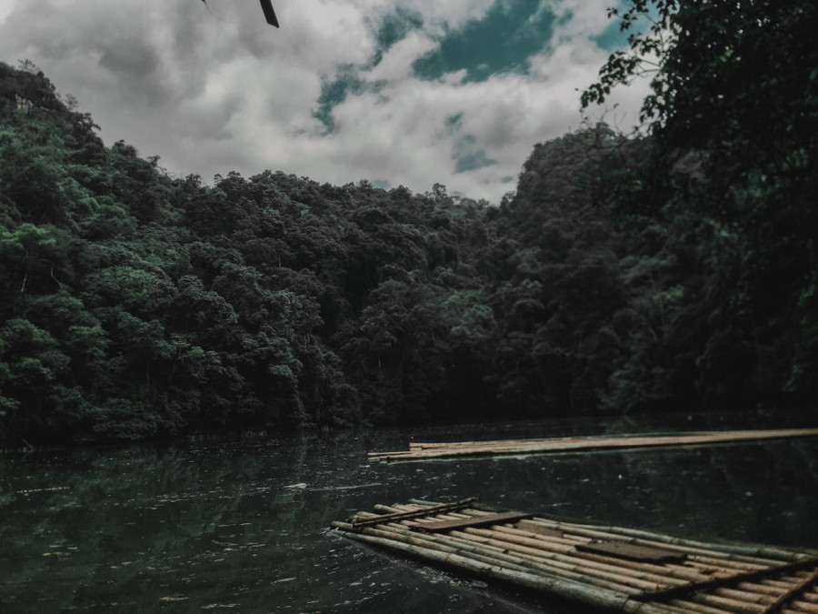 Khung cảnh huyền bí của ao Tiên lúc chiều muộn - Ảnh: Phương Lan