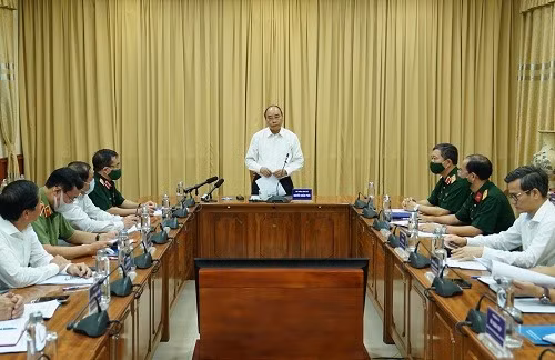 Thủ tướng Chính phủ Nguyễn Xuân Phúc phát biểu tại buổi làm việc. Ảnh VGP