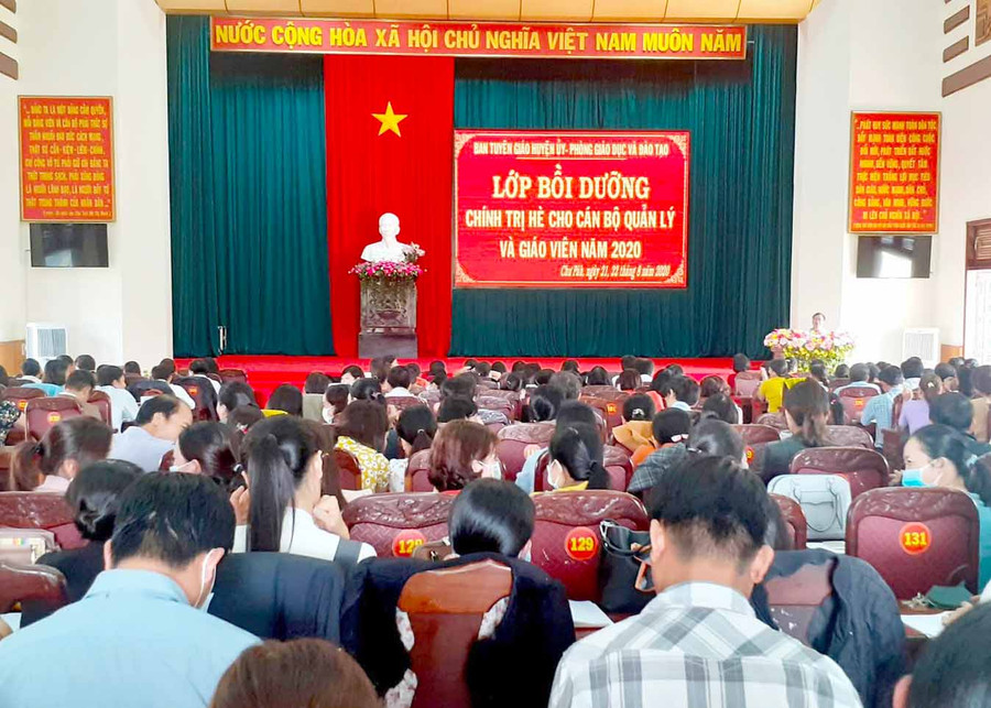 Quang cảnh lớp bồi dưỡng. Ảnh: Hà Phương