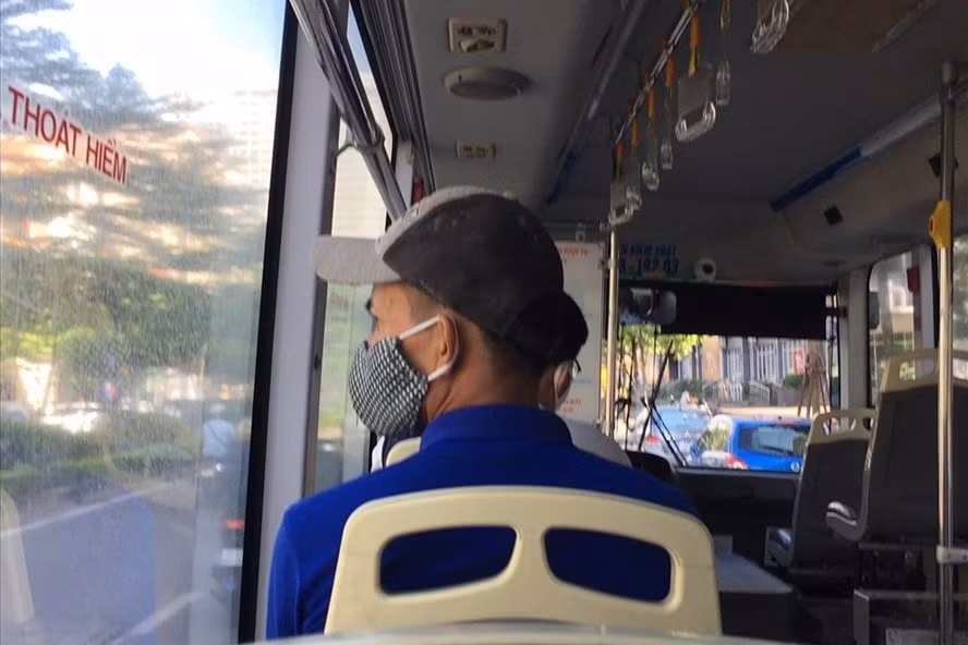 Bộ Giao thông Vận tải yêu cầu thực hiện nghiêm các biện pháp ngăn ngừa dịch bệnh COVID-19 trong hoạt động vận tải. Ảnh: Hải Anh Bộ Giao thông Vận tải yêu cầu thực hiện nghiêm các biện pháp ngăn ngừa dịch bệnh COVID-19 trong hoạt động vận tải. Ảnh: Hải Anh