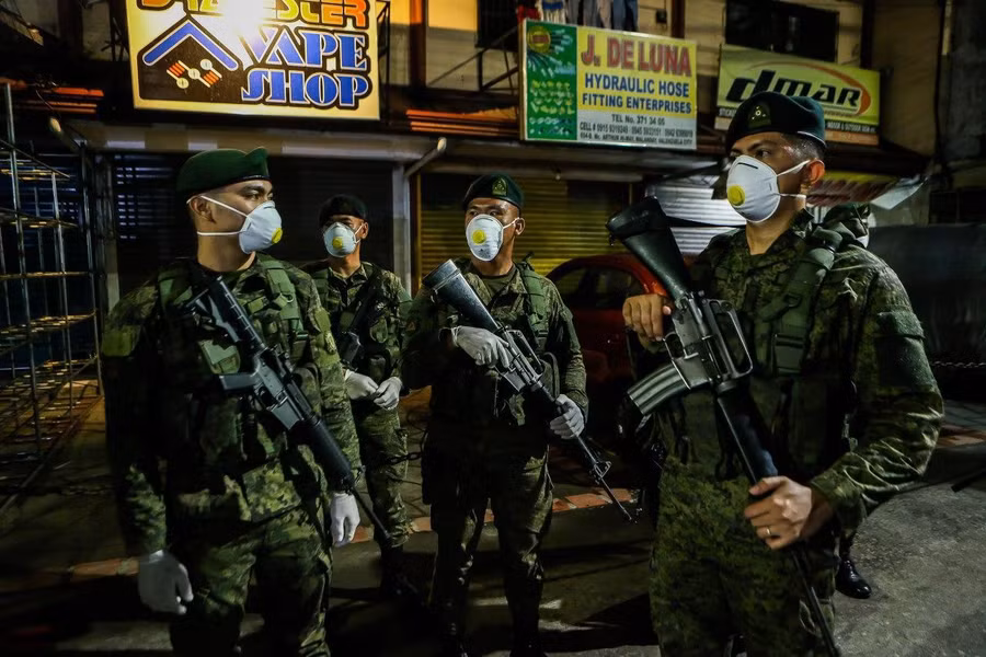 Thủ đô Manila của Philippines tái phong tỏa vì Covid-19 (ảnh: Straits Times)