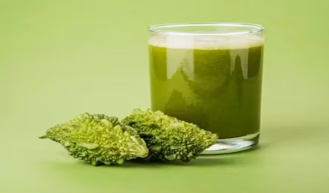 Mướp đắng có chứa một hoạt chất gọi là charantin, được biết đến với tác dụng điều chỉnh đường huyết. Nó cũng chứa p-insulin, một hợp chất giống như insulin. Nó có thể kiểm soát bệnh tiểu đường của bạn một cách tự nhiên. ẢNH: SHUTTERSTOCK