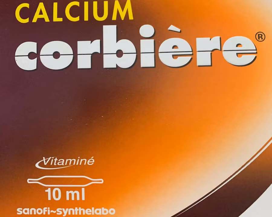 Hộp thuốc Calcium Corbiere chị Hải mua về cho con sử dụng. Ảnh: Hà Phương