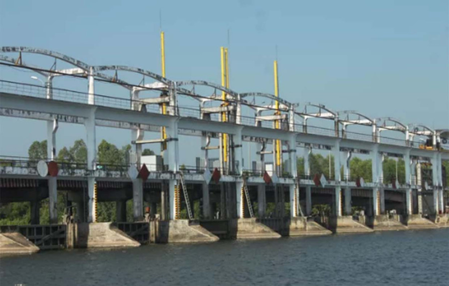 Cống ngăn mặn trên sông Láng Thé, tỉnh Trà Vinh. Ảnh: L.A