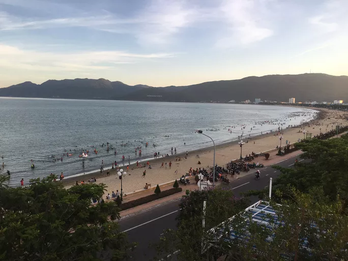 Bãi biển TP Quy Nhơn, nơi nhiều đoàn du khách bị thu tiền oan khi tổ chức các hoạt động vui chơi giải trí tại đây