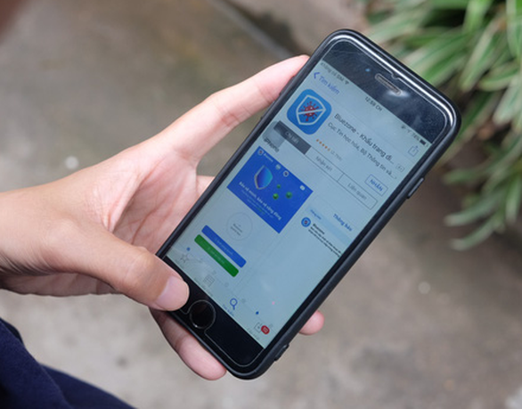 Vận động, tuyên truyền triển khai ứng dụng Bluezone (ảnh internet) Vận động, tuyên truyền triển khai ứng dụng Bluezone (ảnh internet)