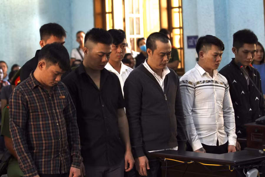 Các bị cáo tại phiên tòa xét xử sơ thẩm. Ảnh: Văn Ngọc Các bị cáo tại phiên tòa xét xử sơ thẩm. Ảnh; Văn Ngọc