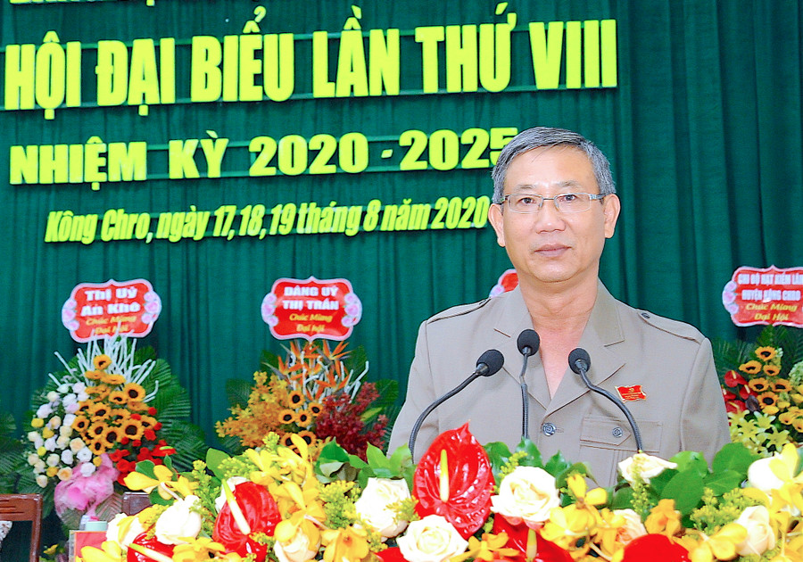 Ông Phan Văn Trung được bầu giữ chức danh Bí thư Huyện ủy Kông Chro khóa VIII (nhiệm kỳ 2020-2025). Ảnh: Hồng Thi