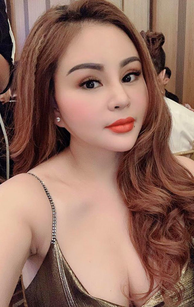 Sở hữu ngoại hình gợi cảm cùng sự hài hước được người hâm mộ yêu mến, 