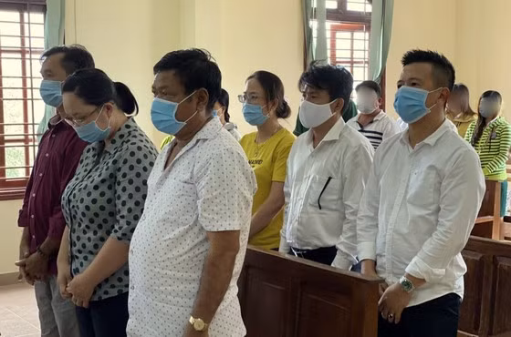  Các bị cáo tại phiên tòa