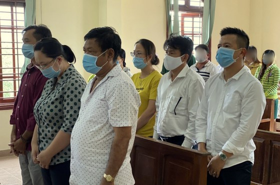 Các bị cáo tại phiên tòa Các bị cáo tại phiên tòa