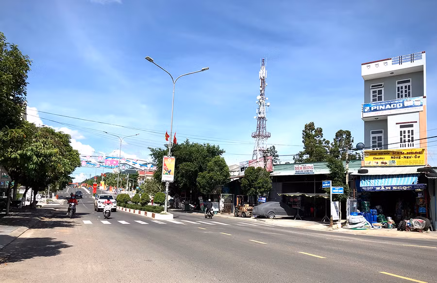 Một góc thị trấn Phú Túc (huyện Krông Pa) hôm nay. Ảnh : Lê Hòa