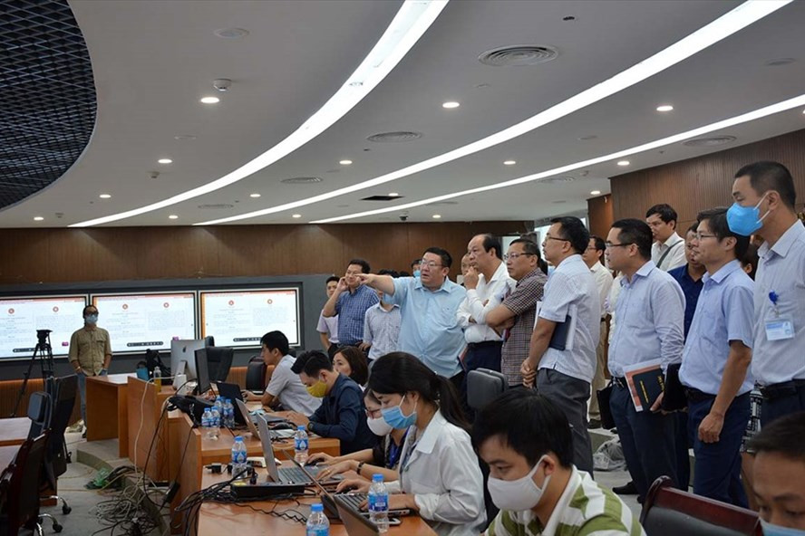 Bộ trưởng, Chủ nhiệm VPCP Mai Tiến Dũng kiểm tra tiến độ xây dựng Trung tâm Thông tin, chỉ đạo, điều hành của Chính phủ, Thủ tướng Chính phủ. Ảnh Gia Huy Bộ trưởng, Chủ nhiệm VPCP Mai Tiến Dũng kiểm tra tiến độ xây dựng Trung tâm Thông tin, chỉ đạo, điều hành của Chính phủ, Thủ tướng Chính phủ. Ảnh Gia Huy