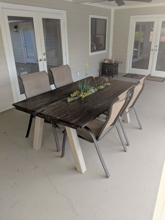 Các nhà thiết kế mang không gian ngoài vườn xanh ngắt vào trong ngôi nhà một cách tinh tế. Các nhà thiết kế mang không gian ngoài vườn xanh ngắt vào trong ngôi nhà một cách tinh tế.