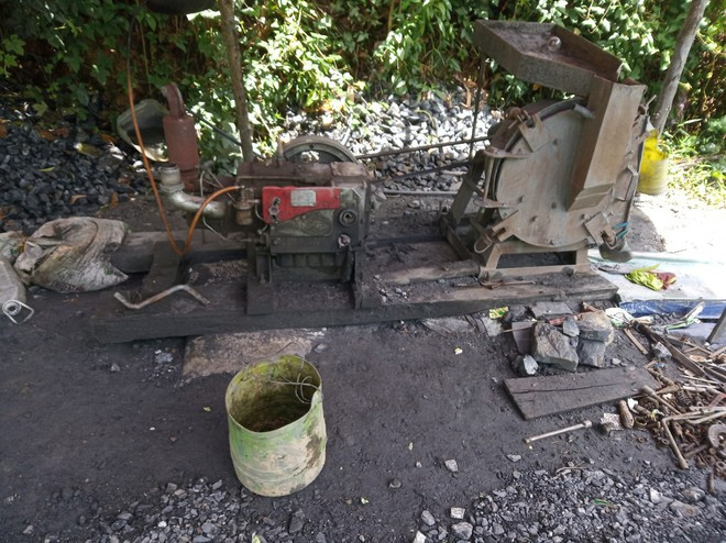 Máy móc phục vụ cho khai thác vàng