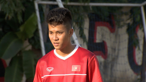 Lê Minh Bình đang được ví như một Văn Toàn mới của bóng đá Việt Nam.