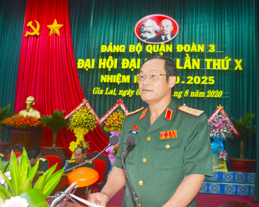 Trung tướng Vũ Hải Sản-Uỷ viên Ban Chấp hành Trung ương Đảng, Uỷ viên Quân ủy Trung ương, Thứ trưởng Bộ Quốc phòng phát biểu tại Đại hội. Ảnh: Nguyễn Diệp 