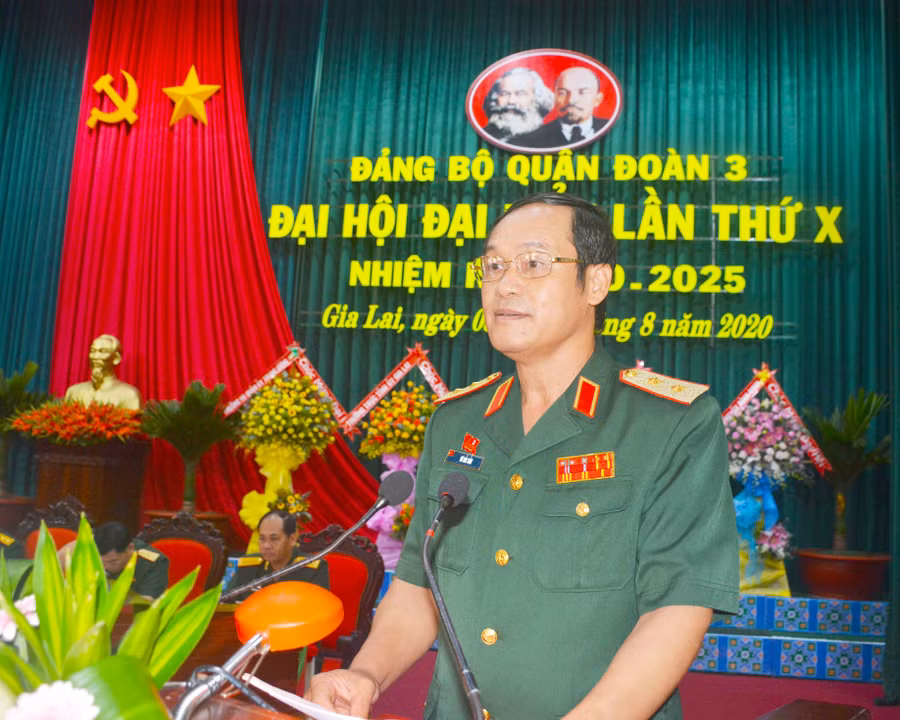 Trung tướng Vũ Hải Sản-Uỷ viên Ban Chấp hành Trung ương Đảng, Uỷ viên Quân ủy Trung ương, Thứ trưởng Bộ Quốc phòng phát biểu tại Đại hội. Ảnh: Nguyễn Diệp 