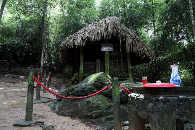 Di tích Lán Nà Nưa, nơi Bác Hồ sống và làm việc tại Tân Trào Di tích Lán Nà Nưa, nơi Bác Hồ sống và làm việc tại Tân Trào