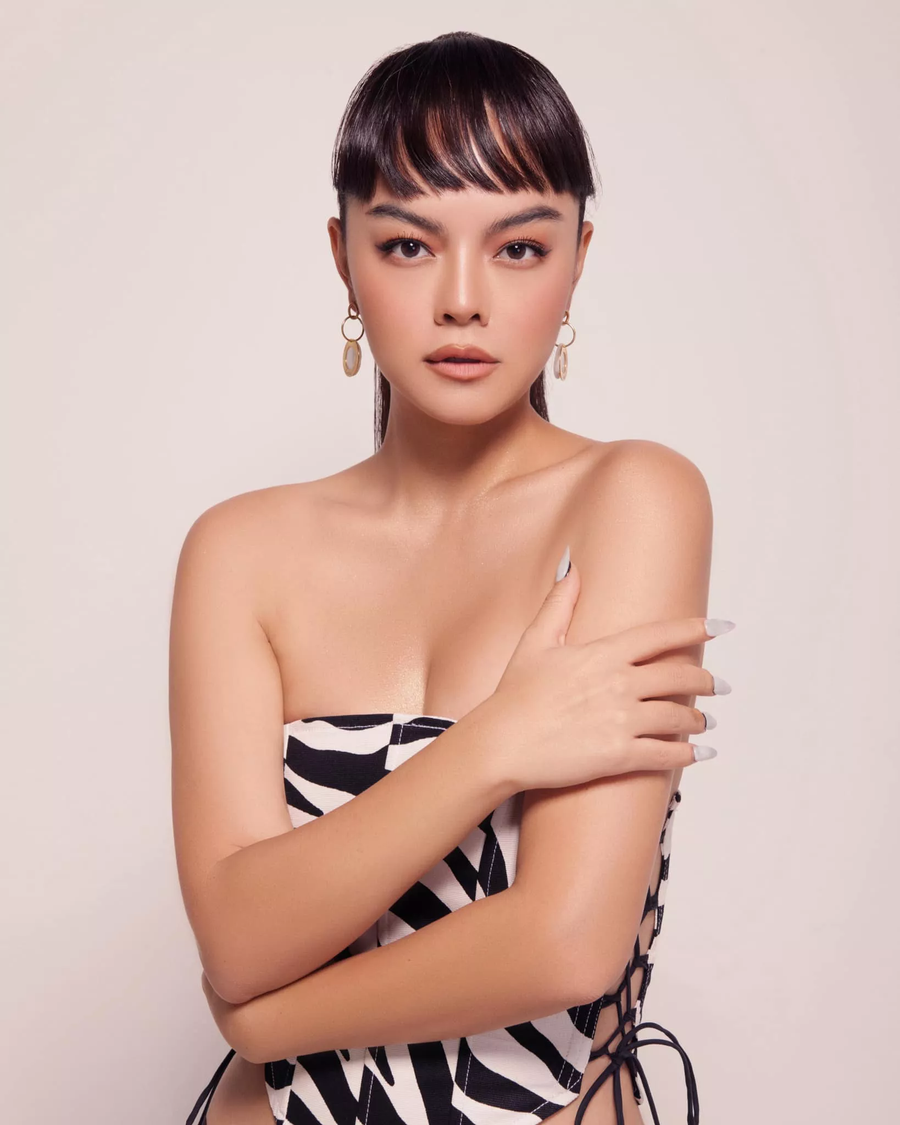 Cách đây ít phút, Phạm Quỳnh Anh chia sẻ loạt ảnh mới với phong cách thời trang đa dạng. Đi kèm với những bức ảnh chào đón tuổi 36, Phạm Quỳnh Anh viết: 