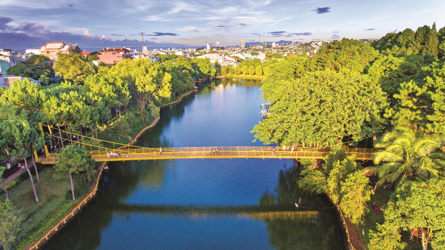 Hồ Diên Hồng (TP. Pleiku). Ảnh: PHAN NGUYÊN