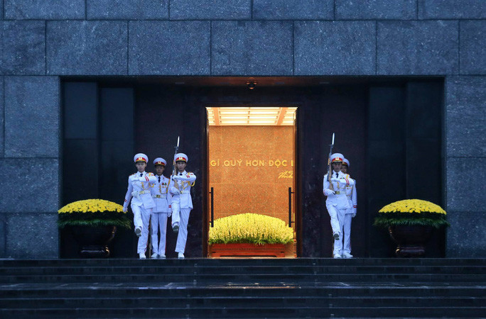 Đổi gác tại Lăng Bác