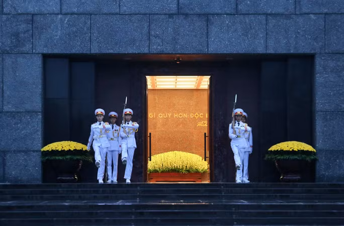 Đổi gác tại Lăng Bác