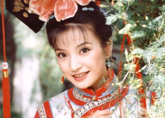 So sánh nhan sắc hiện tại với thời điểm cô đảm nhận vai Tiểu Yến Tử trong phim 