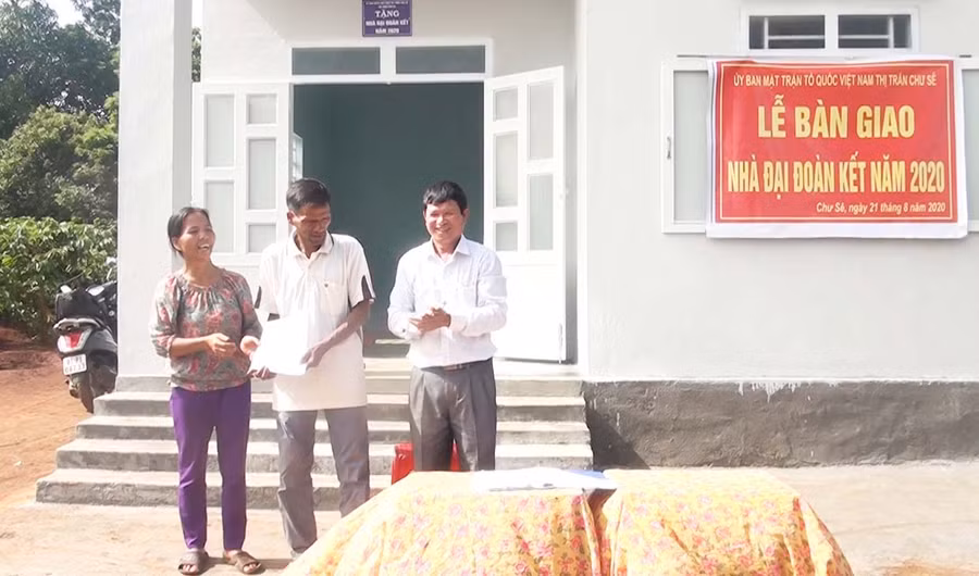  Lễ bàn giao Nhà Đại Đoàn Kết. Ảnh: Mỹ Đức