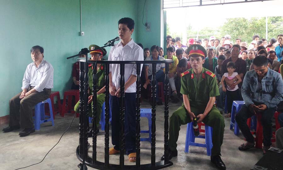  Xét xử lưu động vụ án hủy hoại rừng tại huyện Đak Pơ. 