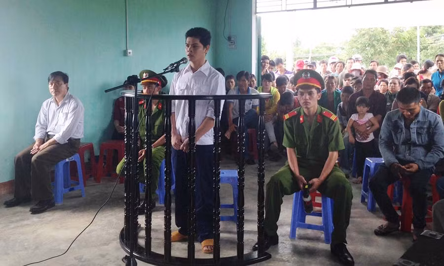  Xét xử lưu động vụ án hủy hoại rừng tại huyện Đak Pơ. 