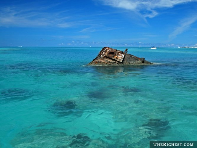 Theo thống kê, ít nhất 1.000 người đã mất tích bí ẩn ở vùng biển Bermuda. Trung bình, mỗi năm có khoảng 4 máy bay và 20 tàu thuyền mất tích bí ẩn khi di chuyển qua khu vực tam giác quỷ Bermuda Theo thống kê, ít nhất 1.000 người đã mất tích bí ẩn ở vùng biển Bermuda. Trung bình, mỗi năm có khoảng 4 máy bay và 20 tàu thuyền mất tích bí ẩn khi di chuyển qua khu vực tam giác quỷ Bermuda