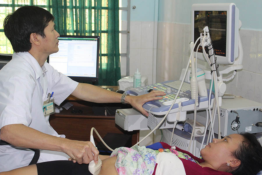 Trung tâm y tế huyện Mang Yang được đầu tư máy móc hiện đại để phục vụ việc khám-chữa bệnh cho nhân dân. Ảnh: Nguyễn Giang Trung tâm y tế huyện Mang Yang được đầu tư máy móc hiện đại để phục vụ việc khám-chữa bệnh cho nhân dân. Ảnh: Nguyễn Giang