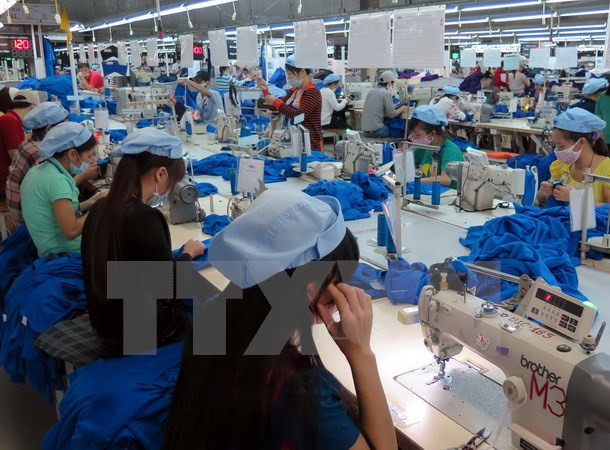 Thuế nhập khẩu nguyên liệu đầu vào phục vụ dệt may sẽ được cắt giảm về 0%. Thuế nhập khẩu nguyên liệu đầu vào phục vụ dệt may sẽ được cắt giảm về 0%.