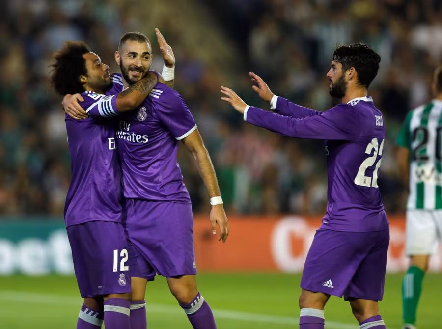Bộ ba Marcelo, Banzema, Isco (từ trái qua) cùng ghi bàn góp công giúp Real Madrid thắng đậm Betis 6-1. Ảnh: Reuters