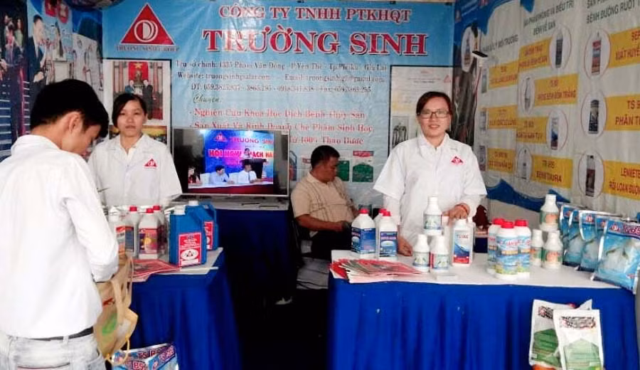 Thuốc trị bệnh thủy sản giúp bà con nuôi trồng thủy sản có hiệu quả cao. Ảnh: Trần Dung Thuốc trị bệnh thủy sản giúp bà con nuôi trồng thủy sản có hiệu quả cao. Ảnh: Trần Dung