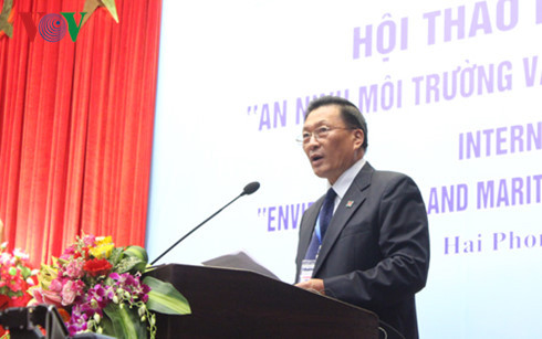 Tiến sĩ Hoàng Văn Kể, Chủ tịch Liên hiệp các Hội khoa học và Kỹ thuật thành phố Hải Phòng phát biểu khai mạc hội thảo.