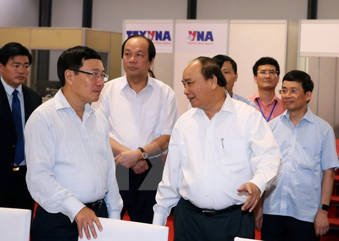 Thủ tướng Nguyễn Xuân Phúc đến kiểm tra Lễ tổng duyệt Hội nghị Cấp cao ACMECS 7, CLMV 8 và WEF-Mekong. (Ảnh: Thống Nhất/TTXVN) Thủ tướng Nguyễn Xuân Phúc đến kiểm tra Lễ tổng duyệt Hội nghị Cấp cao ACMECS 7, CLMV 8 và WEF-Mekong. (Ảnh: Thống Nhất/TTXVN)