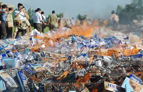 Mỗi năm cơ quan chức năng xử lý và tiêu hủy được khoảng 10 triệu bao. Ảnh minh họa